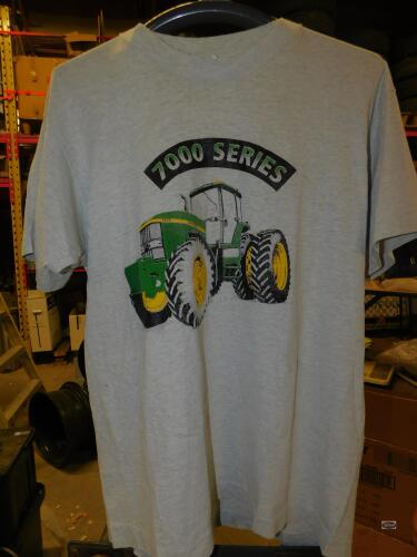 JOHN DEERE 7000 SERIES GREY T-SHIRT, SIZE LARGE