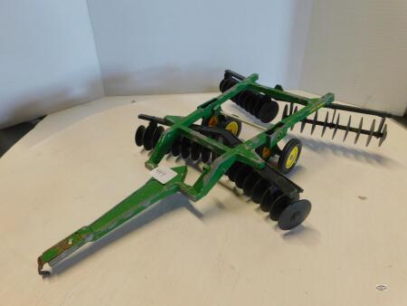 1/16 ERTL JOHN DEERE DISC