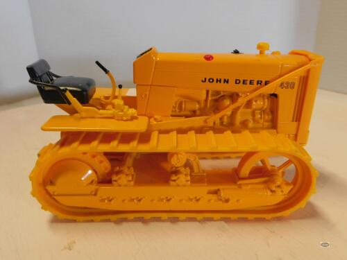1/16 ERTL JOHN DEERE 430 CRAWLER