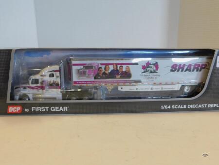 1/64 DCP SHARP TRANSPORT WESTERN STAR, NIB