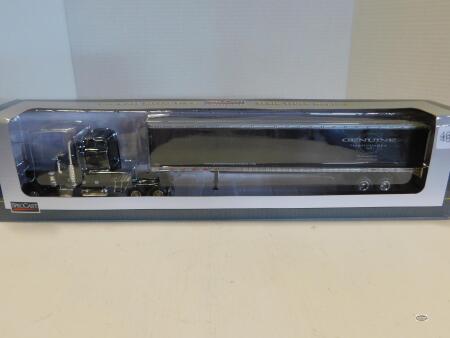 1/64 SPECCAST GENUINE TRANSPORT 379 PETE, NIB