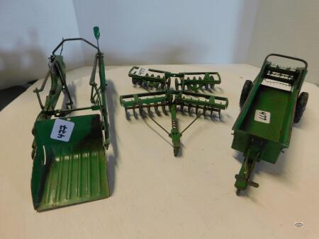 3 PCS JOHN DEERE SPREADER, DISC, LOADER, C 1950'S