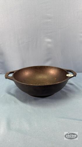 LODGE 9IN MINI CAST IRON WOK WITH (2) HANDLES