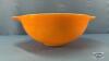 PYREX 4 QUART MIXING BOWL - 2