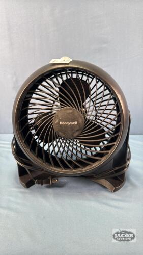 HONEYWELL 8IN, 3 SPEED FAN