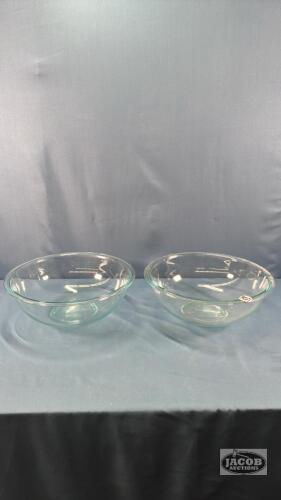 (2) PYREX 4 QUART GLASS BOWLS