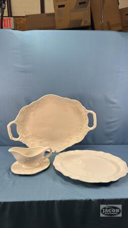 ROSCHER 23IN PLATTER WITH MATCHING GRAVY BOAT