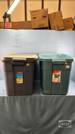 (2) RUBBERMAID 68LITRE TOTES WITH LIDS
