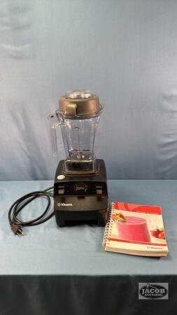 VITAMIX BLENDER WITH COOK BOOK