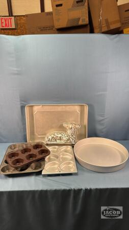 BAKE WARE LOT