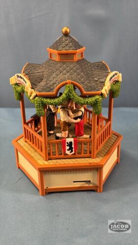 PLASTIC OCTOBERFEST MUSICAL WIND UP