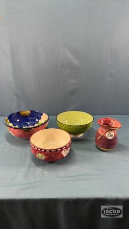 (3) BOWLS WITH (1) SMALL 4IN TALL VASE