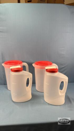(4) RUBBERMAID PITCHERS AND GROCERY BASKET