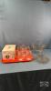 (2) COLAPSIBLE WIRE BASKETS AND (10) DRINKING JARS