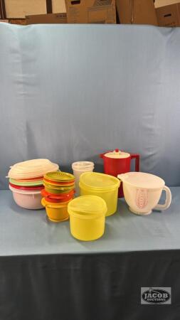 TUPPERWARE LOT