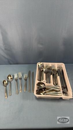 FLATWARE LOT