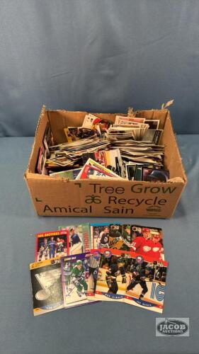 QUANTITY OF NHL, NBA, MLB CARDS