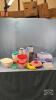 LARGE QUANTITY OF PLASTIC LUNCH CONTAINERS