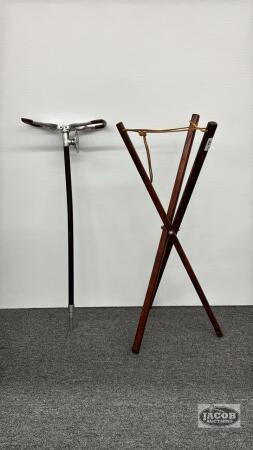 FOLDING CANE/STOOL WITH WOODEN TRI-POD STAND