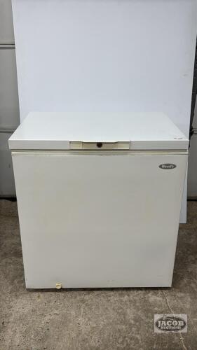 WOODS APARTMENT SIZED CHEST FREEZER
