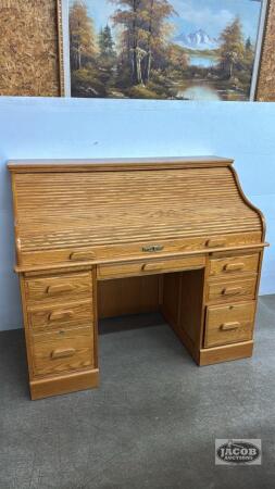 OAK WINNERS CIRCLE ROLL TOP DESK WITH KEYS