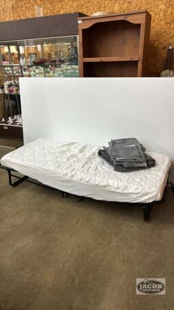 FOLDING COT WITH BEDDING