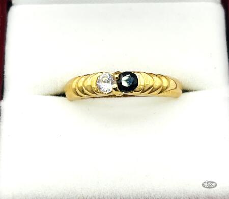BLUE SAPPHIRE RING