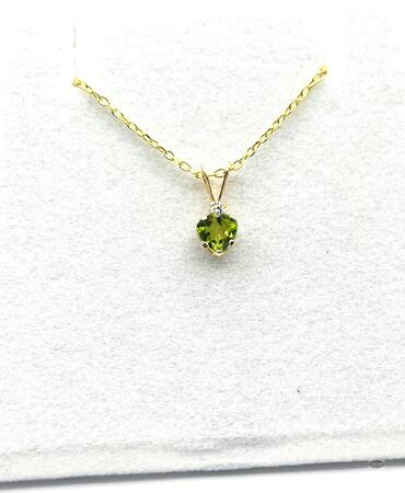 10KT YELLOW GOLD PERIDOT HEART SHAPED PENDANT