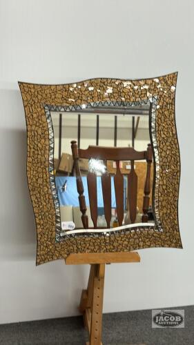 UNIQUE METAL FRAMED MIRROR