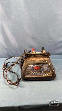 NASCAR ADVANTAGE 12VOLT CHARGER