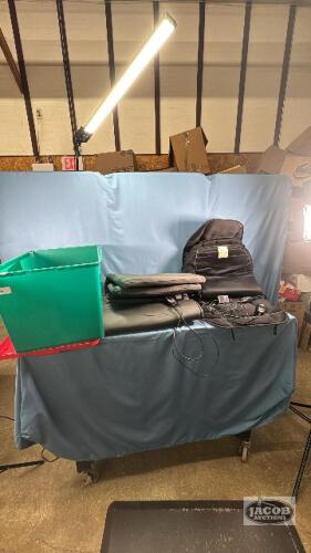 PLASTIC 80L TOTE WITH MASSAGING PADS