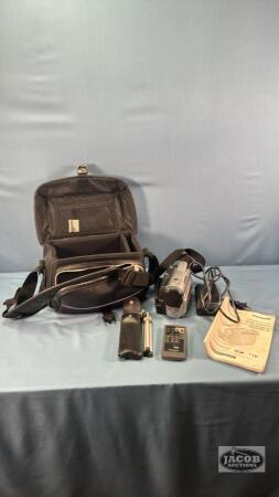 PANASONIC VIDEO CAM CORDER WITH MINI TRI-POD