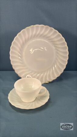 ANCHOR HOCKING MILK GLASS LOT