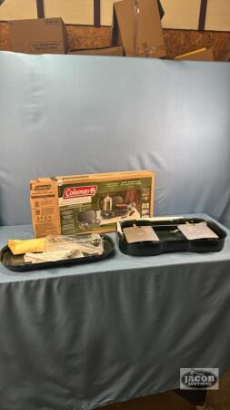 COLEMAN PORTABLE STOVE WITH (2) BURNERS