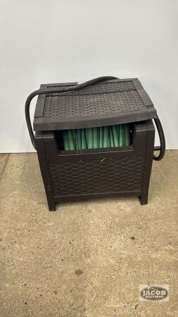 SUNCAST GARDEN HOSE REEL WITH RUBBER HOSE