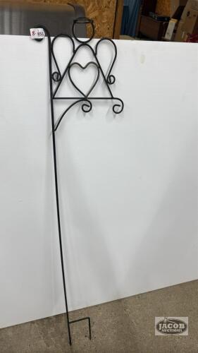 METAL OUTDOOR PLANT HANGER