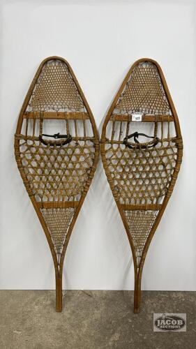 PAIR OF 43IN SNOW SHOES