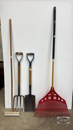 GARDEN TOOL LOT