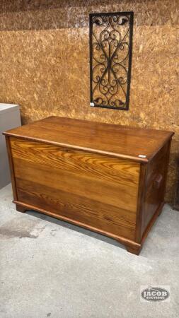 WOODEN BLANKET BOX