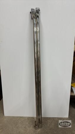 PAIR OF THICK TUBED BOX RAILS
