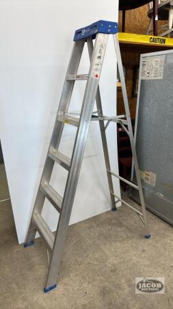 REYNOLDS 6FT ALUMINUM LADDER