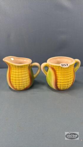 PAIR OF CERAMIC CREAM AND SUGAR 3IN TALL