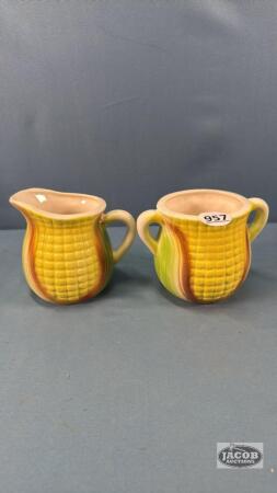 PAIR OF CERAMIC CREAM AND SUGAR 3IN TALL