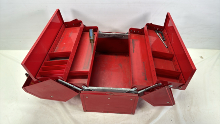 Cantilever Metal Tool Box