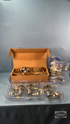 QUANITITY OF USED DOOR HANDLES