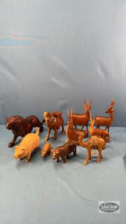 QANTITY OF WOODEN ANIMAL FIGURES