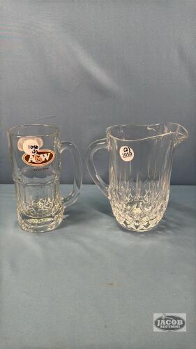 GLASS 7IN PITCHER WITH A 7IN A&W MUG