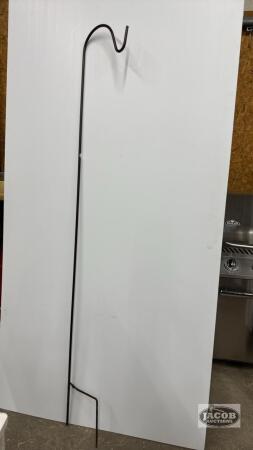 83IN METAL PLANT HOOK