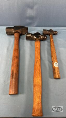 SMALL SLEDGE AND (2) BALL PEAN HAMMERS