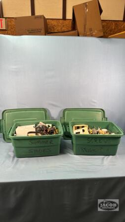 (2) SMALL RUBBERMAID ROUGHNECK TOTES